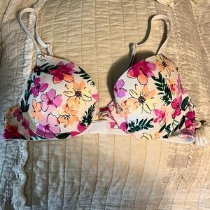 New VS PINK everywhere push up bra 34A